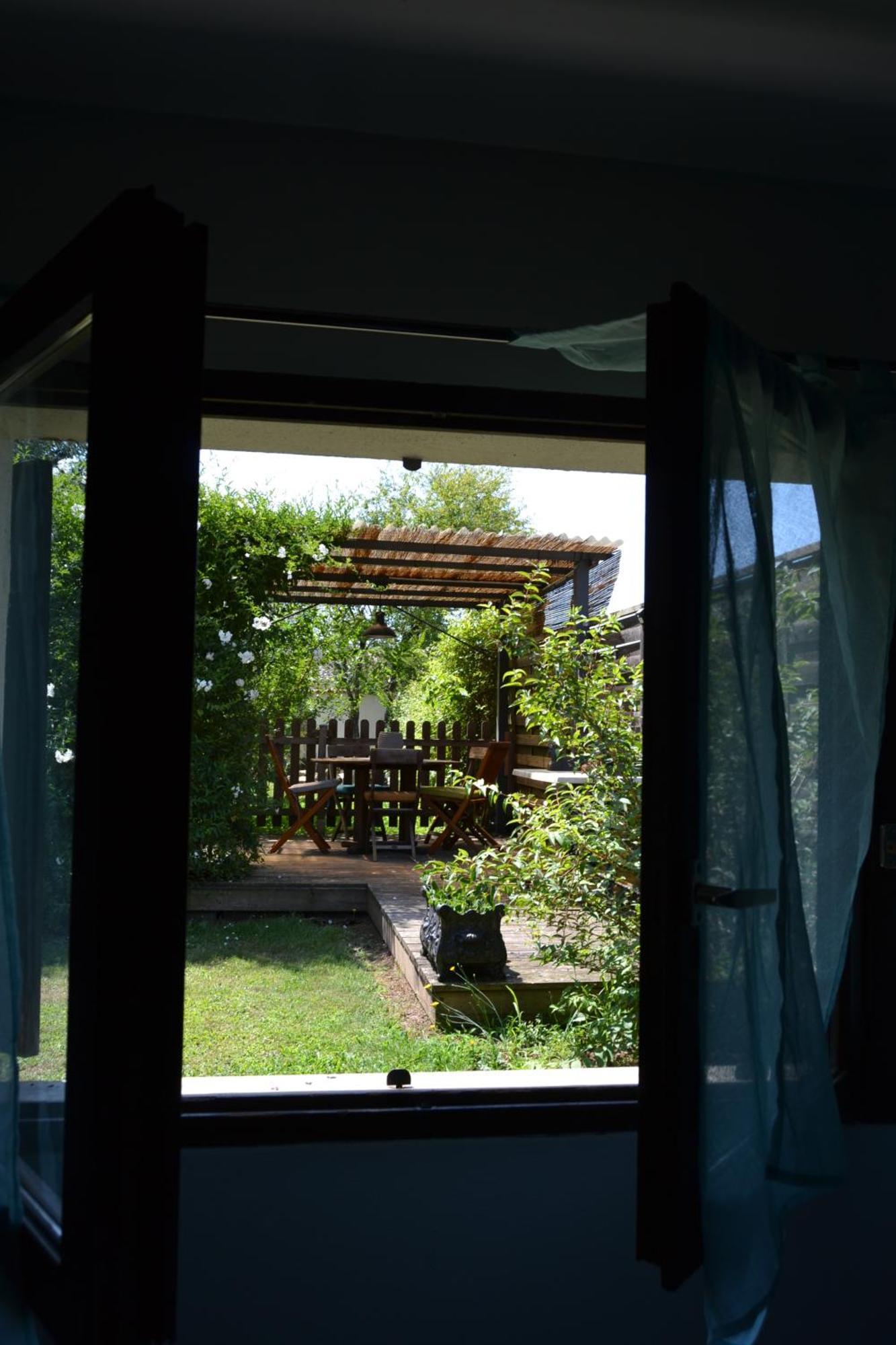 Le Gite De La Lombriere Saint-Denis-de-Pile Экстерьер фото