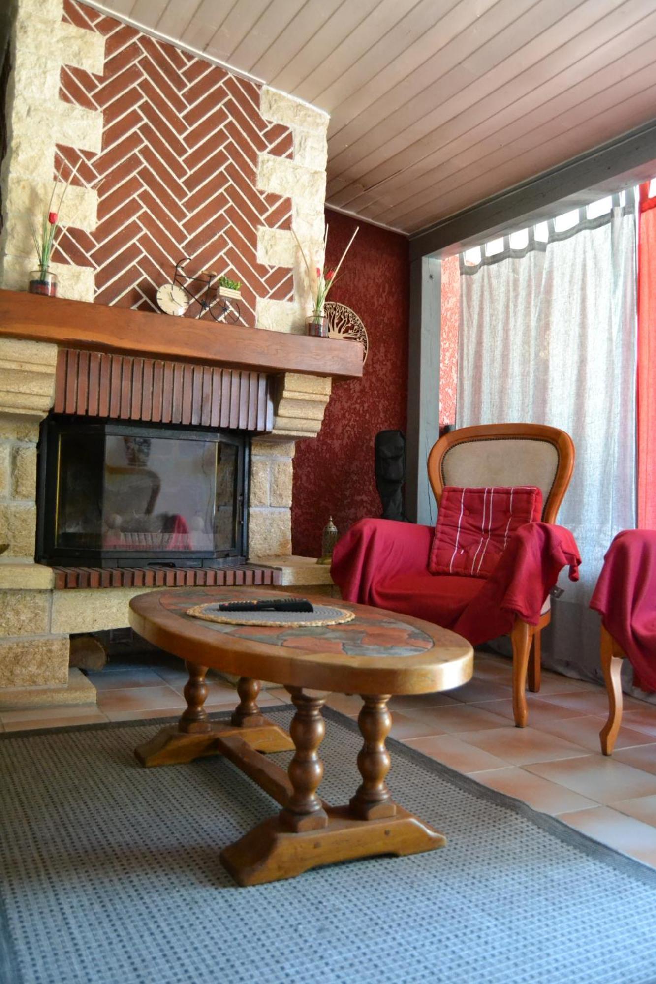 Le Gite De La Lombriere Saint-Denis-de-Pile Экстерьер фото