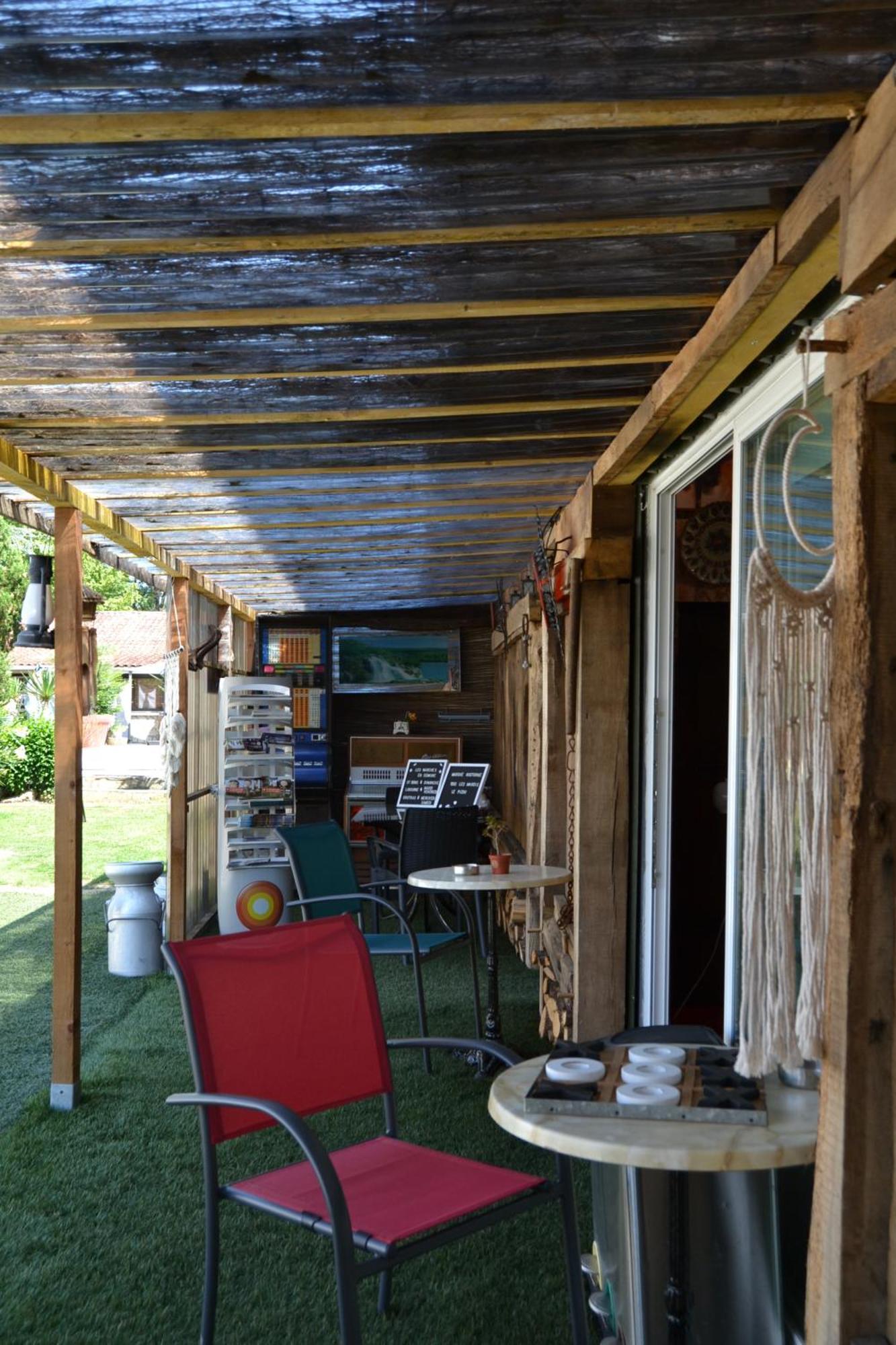 Le Gite De La Lombriere Saint-Denis-de-Pile Экстерьер фото
